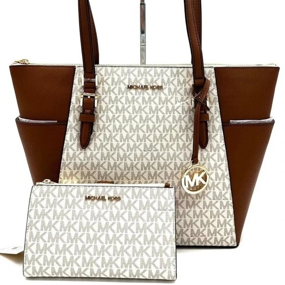Michael Kors Large Charlotte Tote Bag & Large Double Zip Wallet Vanilla/Brown - Picture 2 of 13